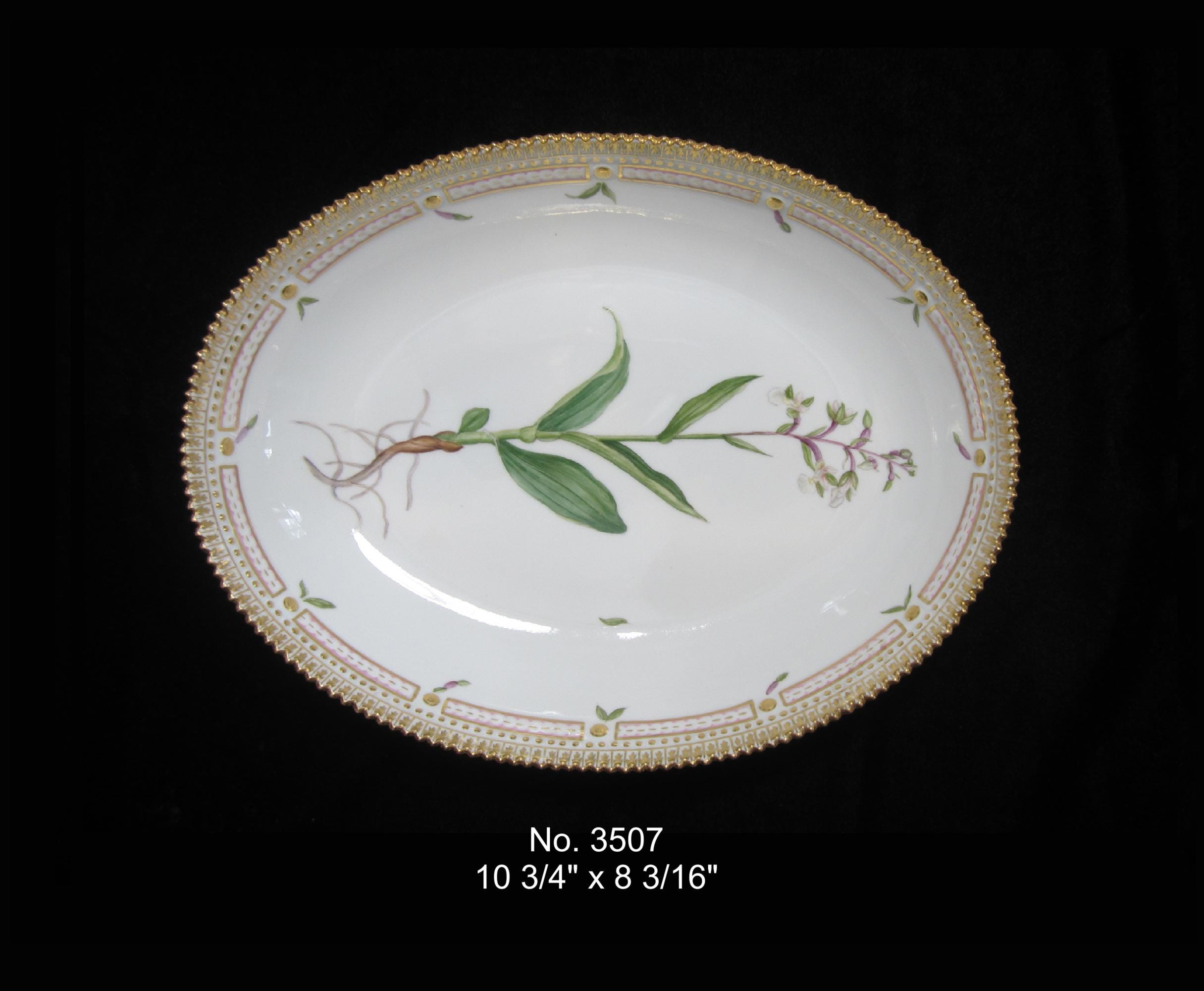 Royal Copenhagen Flora, 1017541, cream jug from Fine Bone China in the color white with floral pattern 35cl
