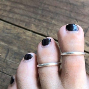 Silver toe ring - toe ring - sterling silver toe ring - minimalist toe ring