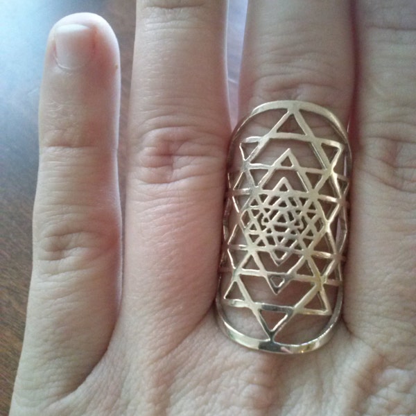 Sri Yantra ring in solid bronze - sacred geometry - Sri Yantra ring