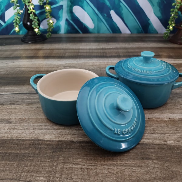 Le Creuset Mini Round Cocotte, Caribbean Blue Le Creuset 8 oz. Ramikins w/Lids, Set of 2 Le Creuset Stoneware Petite Rounds