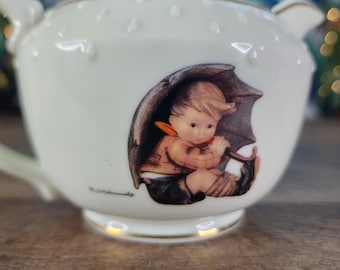 Crema da caffè vintage Hummel "Tempesta di tempesta": Ragazzo con l'ombrello, edizione Danbury Mint.