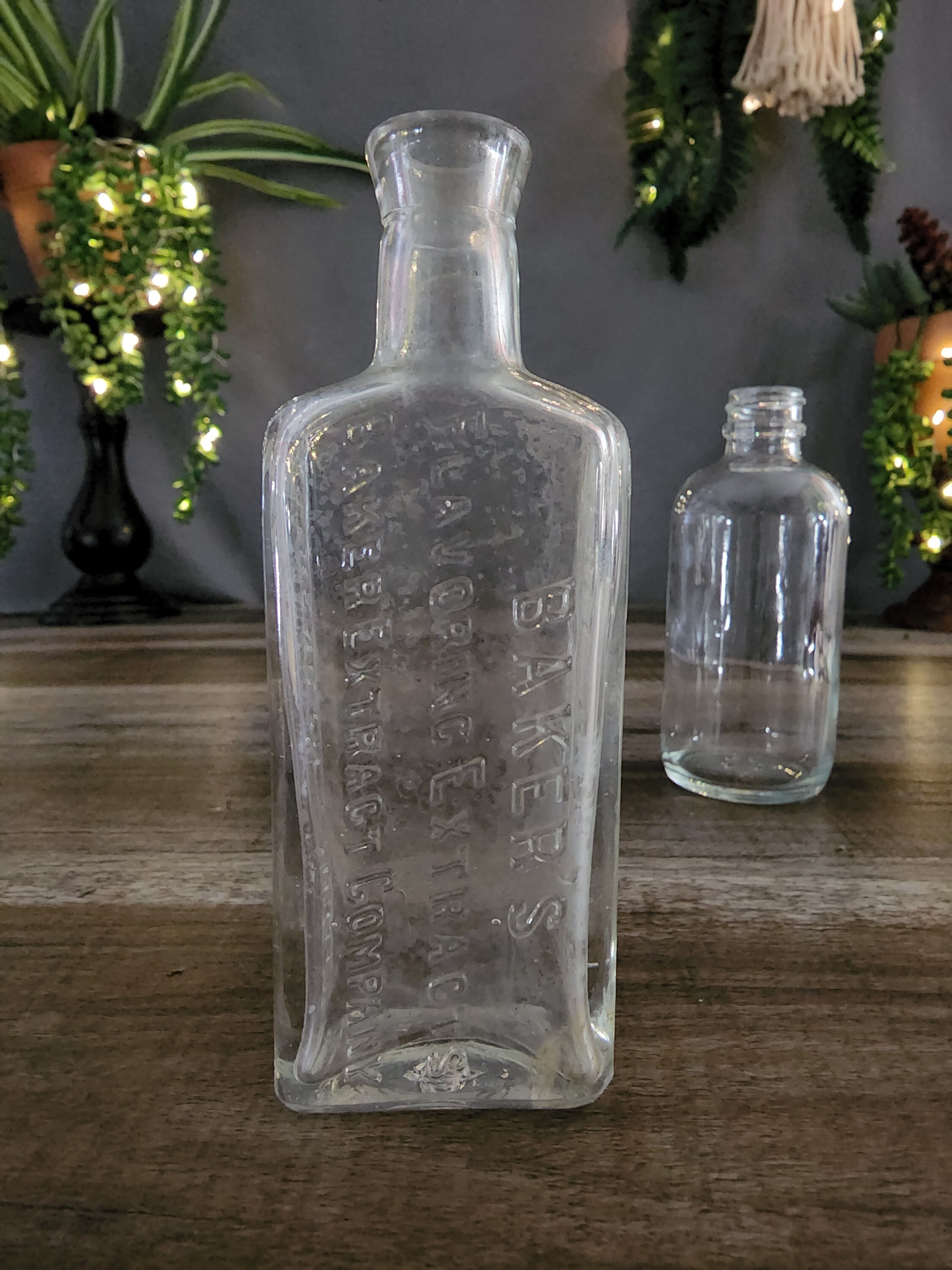 2 Glass Bottles Baker's Flavoring Extracts Bottle Full Etsy
