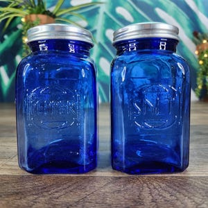 Indigo Blue Salz- und Pfefferstreuer, Cobalt Blue Depression Style Glass Salz- und Pfefferstreuer