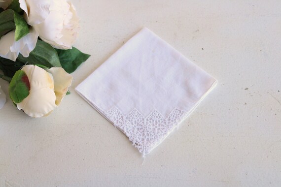 Vintage 1940s 1950s Handkerchief, White Lace Corn… - image 1