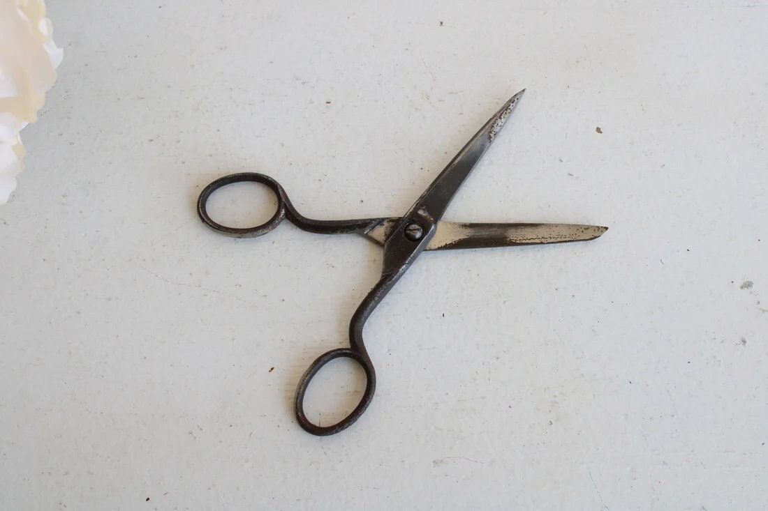 Vintage Pair of Klein Tools Inc Electricians Scissors, No.2100-7
