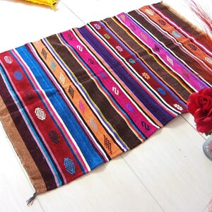 Handmade Cotton Berber Rug: Authentic Moroccan Decor (4&#39; 9.5&quot; X 3&#39; 2&quot;) 03YL025