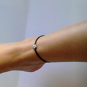 Flower anklet,Tiny daisy anklet,Flower anklet,Silver anklet,Dainty anklet,Adjustable anklet,Gift for her by Dainty and Cute