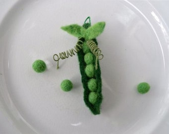Green Felted Peas in a Pod Ornament