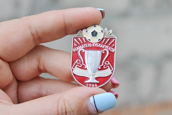 OLD CLUB ATLETICO ATLANTA Football club PIN BADGE Soccer ARGENTINA