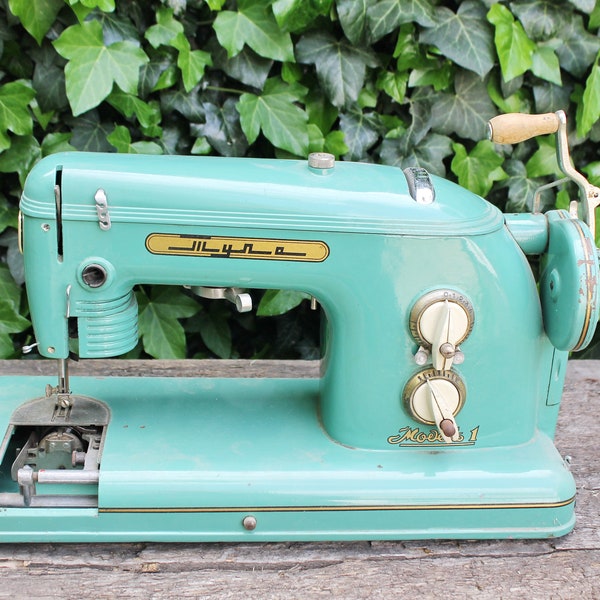 Vintage portable electrified sewing machine "Tula" model No. 1 - made in the USSR - 1958 - Vintage Soviet TULA