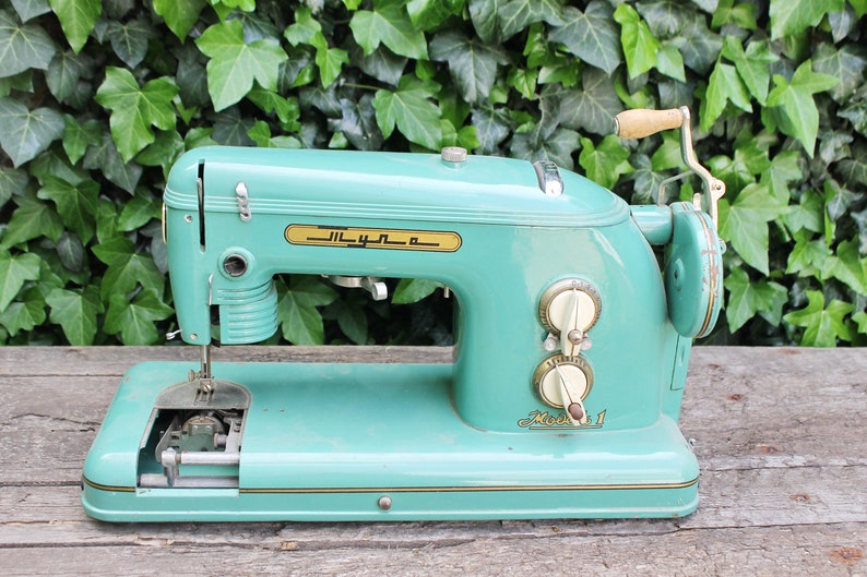 Vintage portable electrified sewing machine Tula model No. 1 made in the USSR 1958 Vintage Soviet TULA image 1