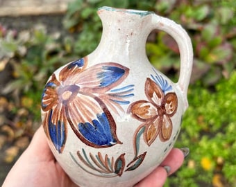 ヴィンテージの芸術的な陶器のピッチャー、マルチカラーの花柄デザイン