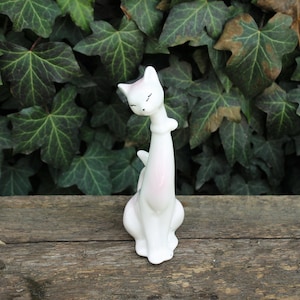 Vintage porcelain figurine Cat - USSR porcelain - vintage USSR ceramic figurine - 1970s