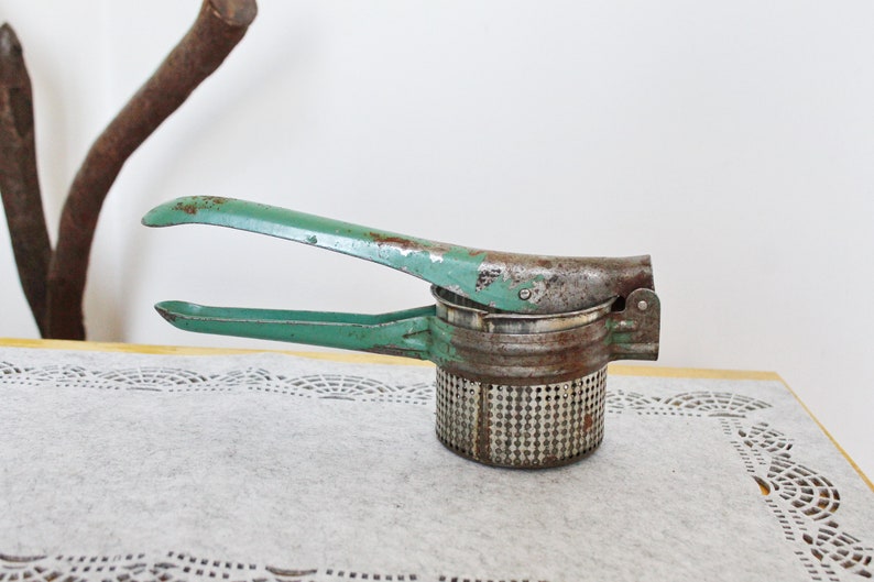 Vintage Metal Fruit Press, Fruit Juicer 1960s, Squeezer, Table Press for Berries, Fruit, Vegetables, Metal Manual Juicer image 4
