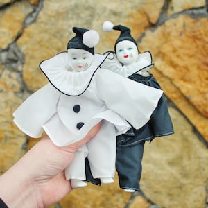 Set of two vintage porcelain Venetian small dolls Black/White- Harlequins - 20 cm - 7.9 inches - porcelain doll - decor doll - 1980s