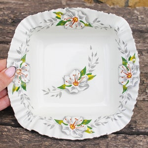 Vintage Enamel Bowl 7.3 inches - Vintage Kitchen Enamelware - Metall Salad Bowl - USSR vintage