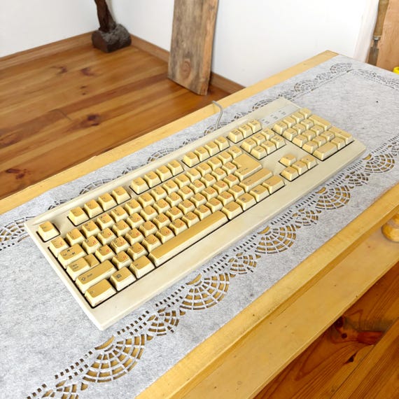 Vintage Keyboards Vintage Mitsumi Keyboard KFK-EA4XT 1990s-2000s Retro PC Yellowed Old  Computer Key Board UK