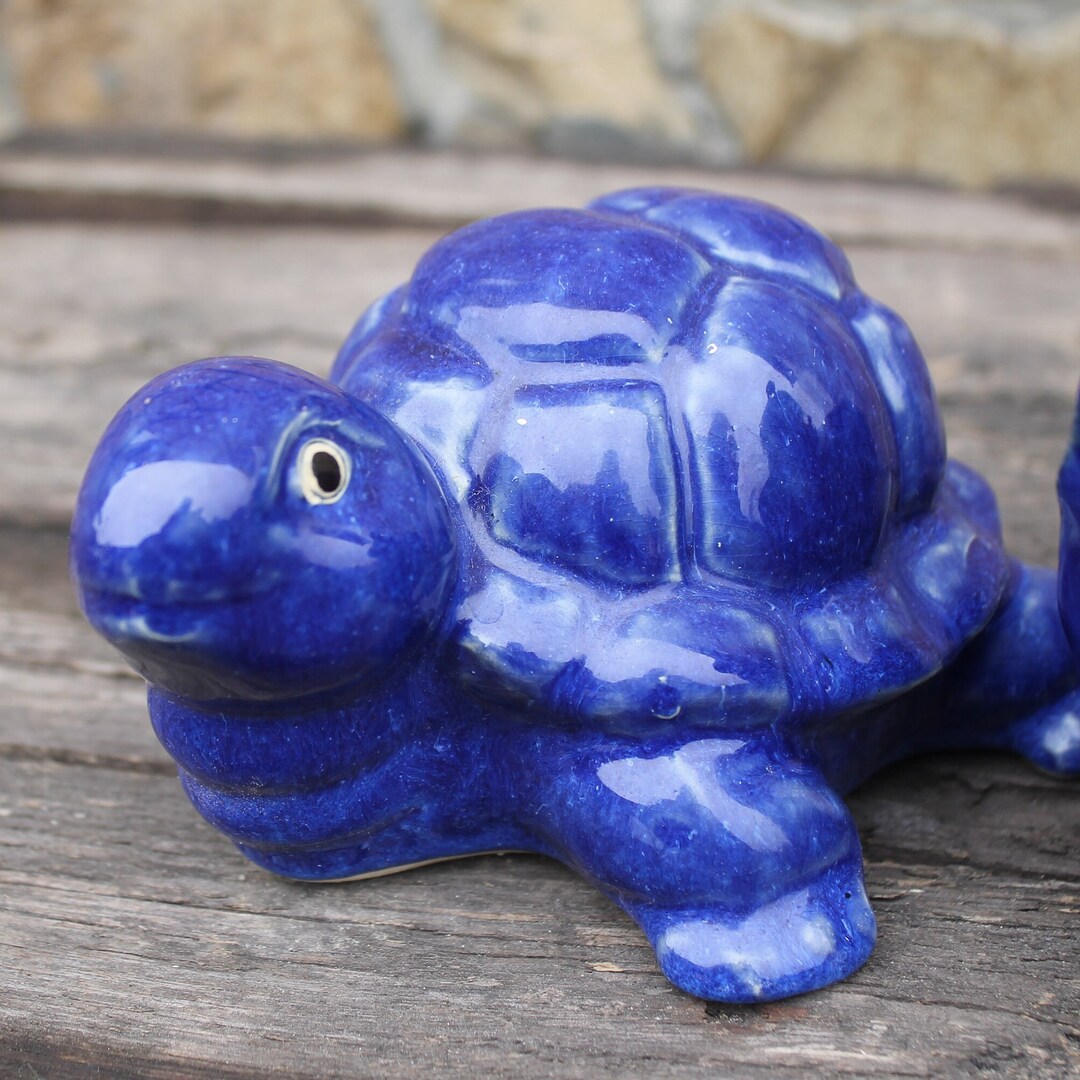 磁器の置物 亀 6.7 インチ - ヴィンテージの置物 - 室内装飾 - 磁器の