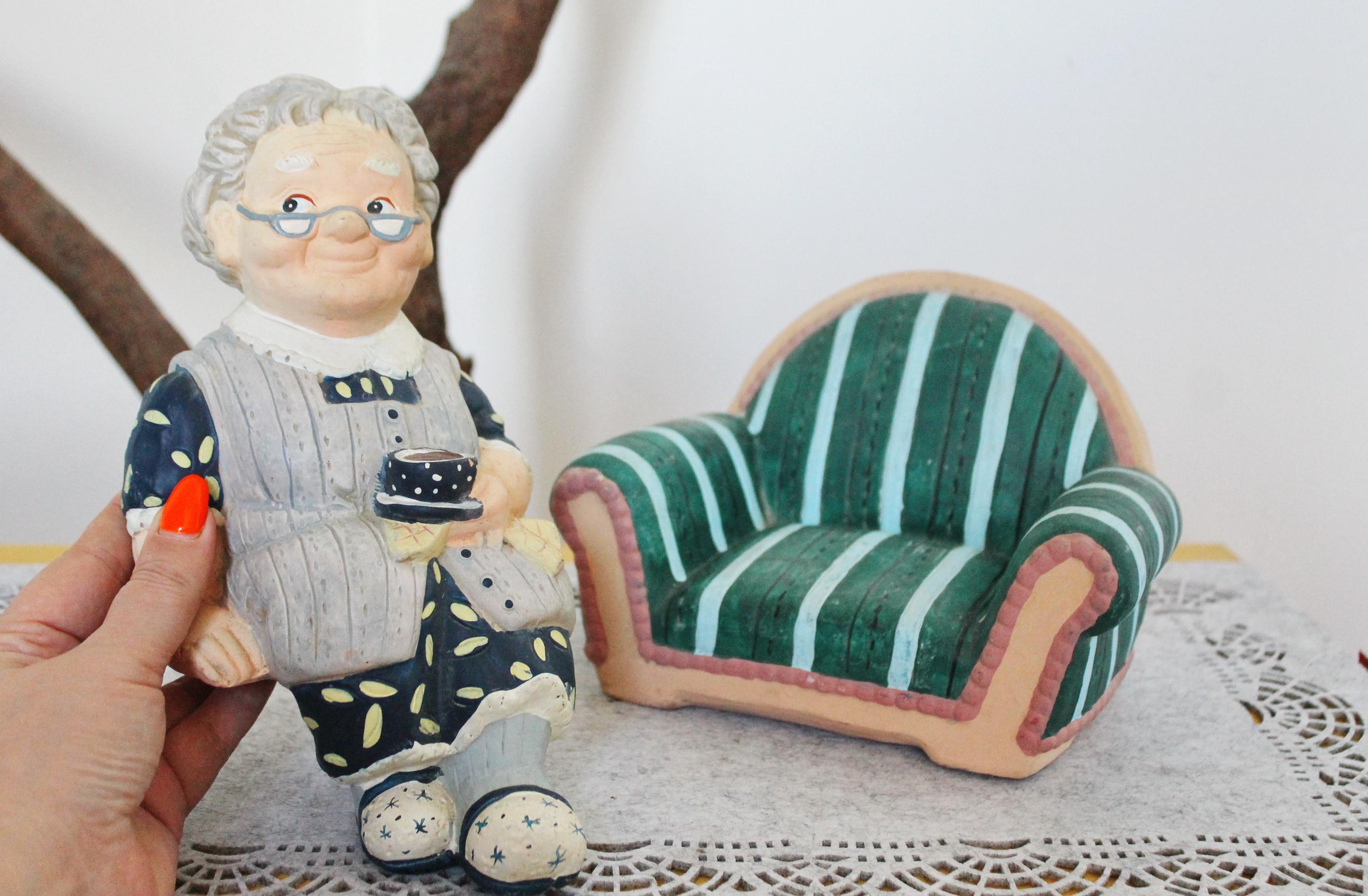 ドイツのお人形　rf COLLECTION社製　大きめ　ヴィンテージ　椅子付き ドイツのお人形 rf COLLECTION社製 大きめ ヴィンテージ 椅子付き