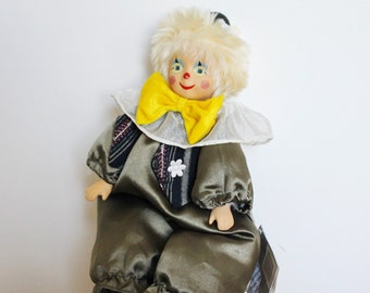 Vintage funny clown with porcelain face, legs and arms - 13 inches - Hand painting. Germany. 1980-1990s