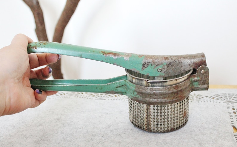 Vintage Metal Fruit Press, Fruit Juicer 1960s, Squeezer, Table Press for Berries, Fruit, Vegetables, Metal Manual Juicer image 8