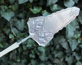 Metal spatula for cakes - Cake-spatula - Serving dishes - Spatula for pie - Pie knife