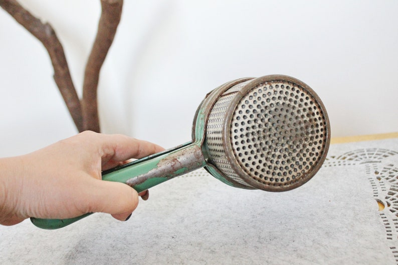 Vintage Metal Fruit Press, Fruit Juicer 1960s, Squeezer, Table Press for Berries, Fruit, Vegetables, Metal Manual Juicer image 9