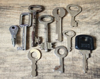 Set of 10 vintage keys from the USSR - Soviet Union vintage keys, Old rare house keys, Skeleton keys