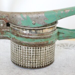 Vintage Metal Fruit Press, Fruit Juicer 1960s, Squeezer, Table Press for Berries, Fruit, Vegetables, Metal Manual Juicer image 6
