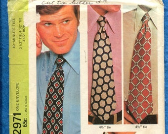 1970's McCall's 2971 Retro Men's Wide Neck & Bow Ties Pattern