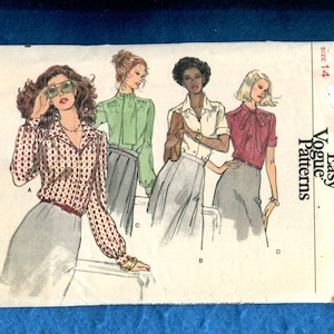 1970&#39;s Vogue 7008 Retro Classic Blouses with Gathered Shoulders Size 14 UNCUT