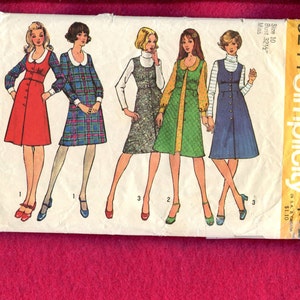 1970&#39;s Simplicity 5244 Scoop Neck Front Button Jumper & A-Line Dress  Size 10