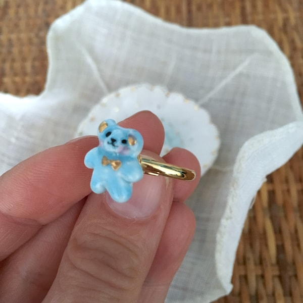 Mini ourson bleu bague en porcelaine