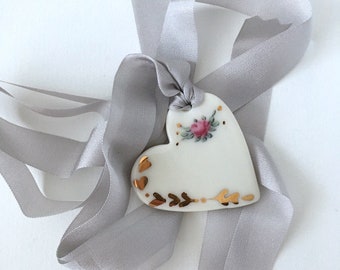 18th century style porcelain heart pendant