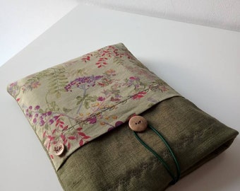 Green Linen Padded Book Sleeve, Book Bag, Book Protector, Book Pouch, Bookworm, Bookish Gift, Book Sleeve With Pocket Size Medium, Floral UK