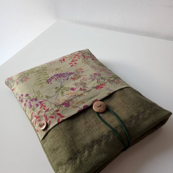 Green Linen Padded Book Sleeve, Book Bag, Book Protector, Book Pouch, Bookworm, Bookish Gift, Book Sleeve With Pocket Size Medium, Floral UK