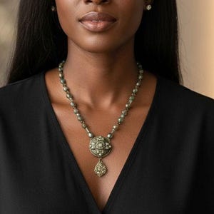 Mesopotamian-inspired choker necklace