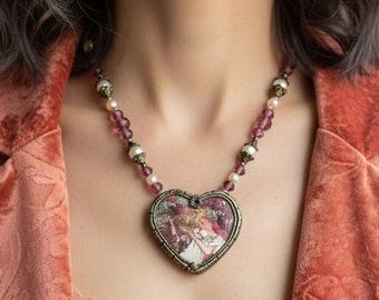 Colgante Mucha en forma de corazón