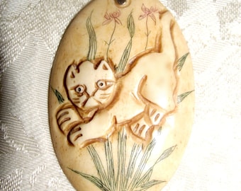 Carved Cat Pendnant