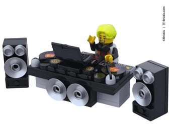 Custom LEGO® Disc Jockey Mixer Setup – Brick DJ Booth With