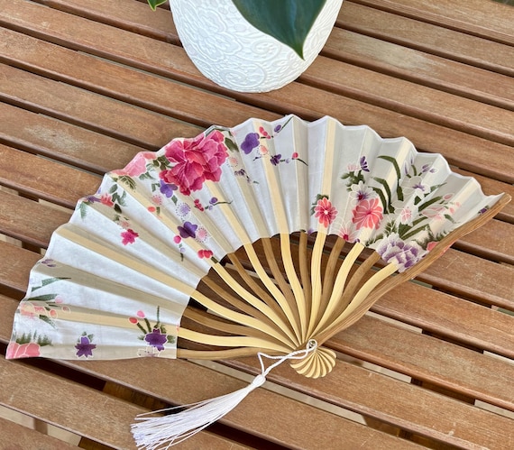 白とピンクの花柄シルク竹製手持ち扇子 - Etsy 日本