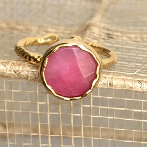 22K Hammered, Gold-Plated Pink Jade Ring