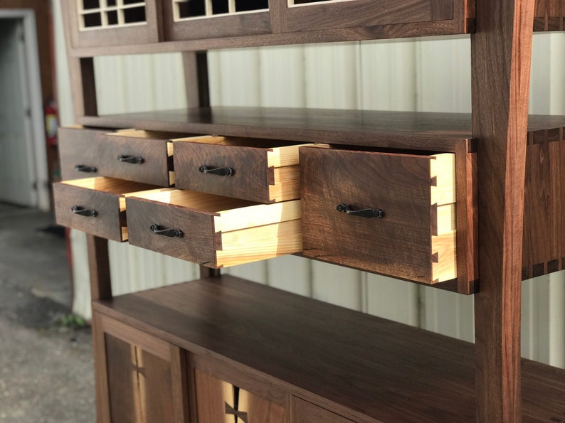 Handmade Wooden Bookshelf Decor for Living Room - Wood Display Stand Trophy Case for Room Decor - Display Cabinet With Drawer for Kitchen Bild 5
