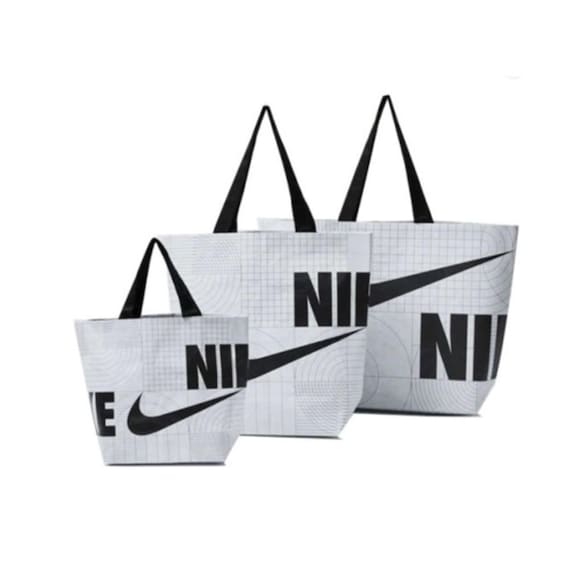 NIKE - shopper Amazon.com: Nike Sportswear Futura Luxe Women's Tote Purse