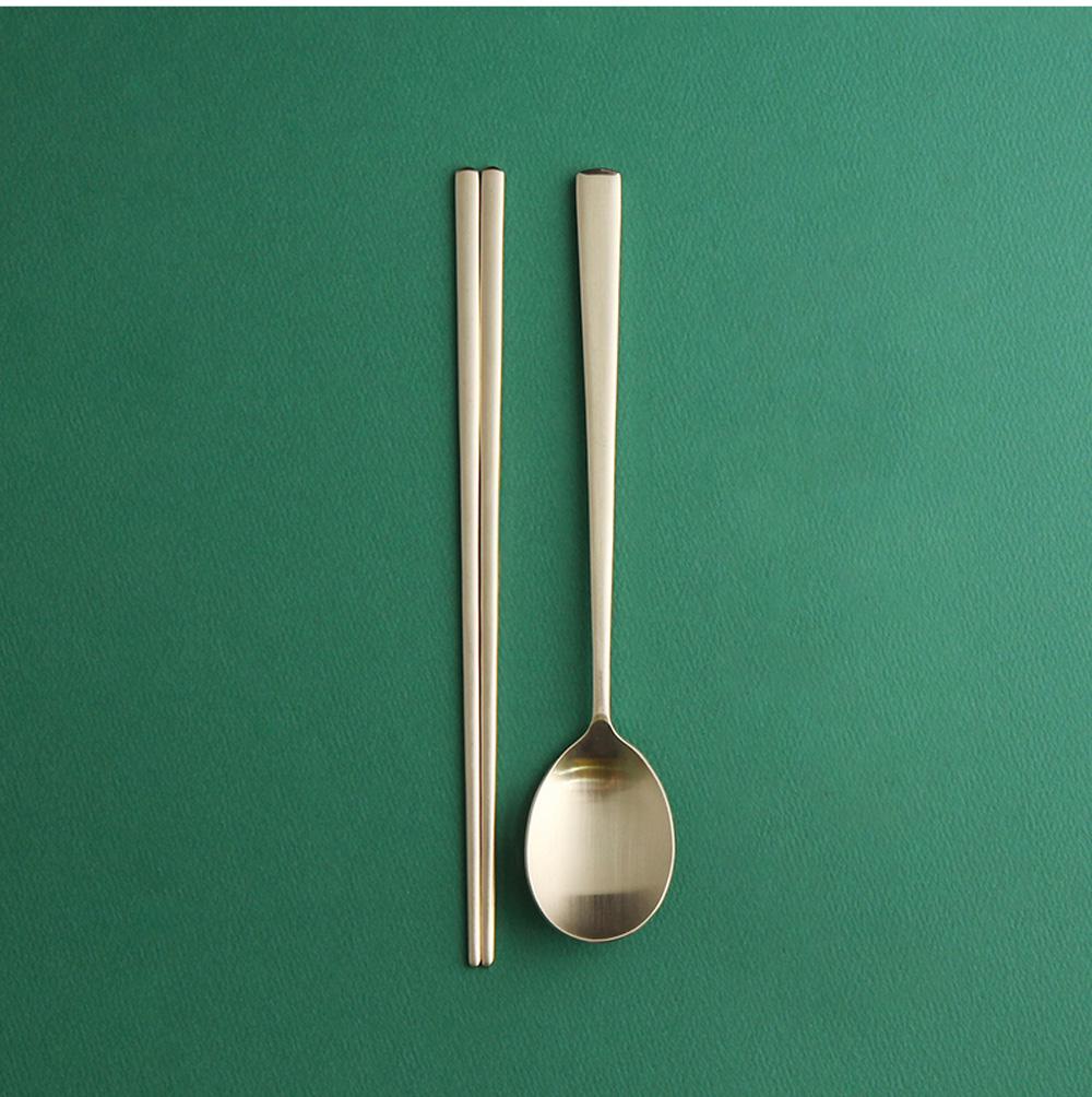 Made In Korea Set Posate Coreane - Cucchiaio E Bacchette In Acciaio Inox 304 Con Motivo Fenice - Placcatura Oro Titanio, 215mm