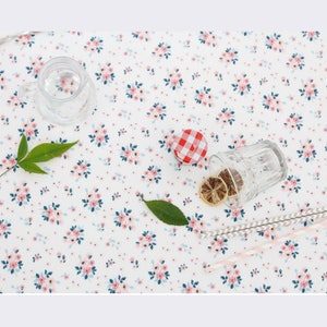 Bedrucktes Wachstuch Blumendruck, wasserfest, 100 cm breit, TPU-beschichtetes Baumwollgewebe