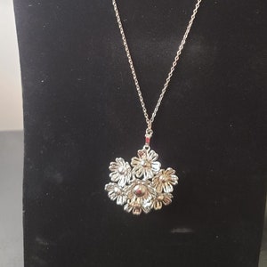 Vintage Silver Tone Flower Bunch Pendant Necklace | Vintage Pendant Necklace | Vintage Jewelry | Costume Jewelry | Fashion Jewelry |
