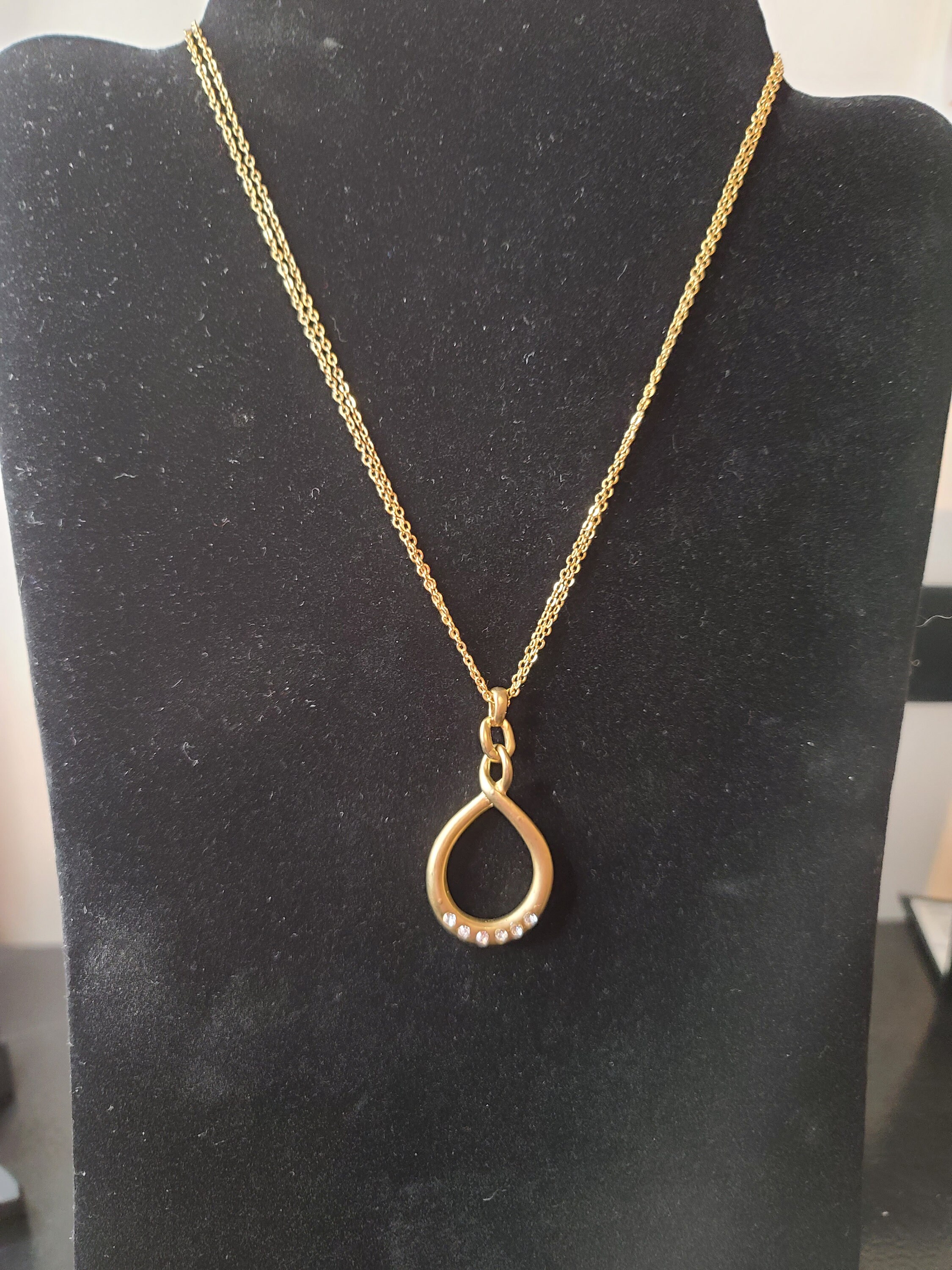 Vintage Gold Tone and Rhinestone Pendant Necklace | Pretty Unique ...