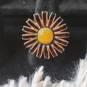 Vintage Black Daisy Adjustable Statement Ring | Vintage Jewelry | Costume Jewelry | Fashion Jewelry | Statement Jewelry |DSA-A8