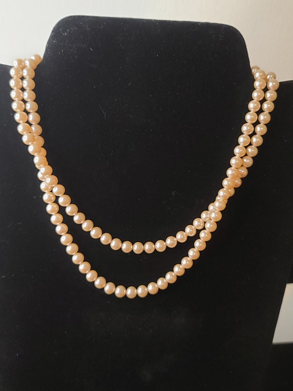 Vintage Beautiful Faux Pearl Necklace | Classy Pea